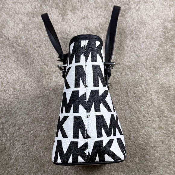 Michael Kors Jet Set Travel Tote Small - Black and White - Picture 5 of 16